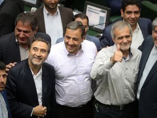 انتخاب مسعود پزشکیان به عنوان رئیس فراکسیون «مناطق ترک‌نشین» مجلس