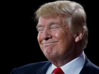 دونالد ترامپ: اف‌بی‌آی 'رگه طلای' ای‌میل‌های هیلاری کلینتون را پیدا کرده است