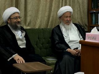 مرجع تقلید نجف در دیدار با صادق لاریجانی: به کارگیری زور و اجبار در امر ترویج حجاب موثر نیست