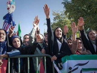 چهار نمره کلاس دینی برای راهپیمایی ۱۳ آبان