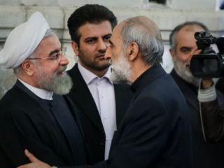 حسین شریعتمداری به روحانی: یکی از ۱۰۰ تحریم برداشته شده را نام ببرید