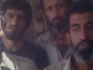 روزنامه اعتماد: هشت صیاد ایرانی گروگان دزدان دریایی سومالی زیر شکنجه کشته شده‌اند