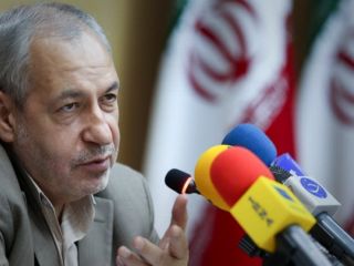 فانی: با چماق های زیرزمین وزارت آموزش و پرورش، معلمان معترض را کتک زدند