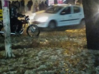 مرگ دختر دانشجو بر اثر سیل در شهر خرم آباد ایران و تجمع معترضان