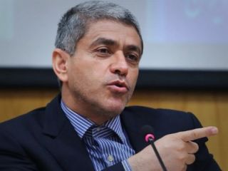 وزیر اقتصاد 'شایعات در مورد حساب های بانکی رئیس قوه قضاییه' را رد کرد