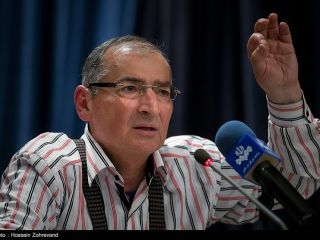 نگرانی زیباکلام از رئیس جمهور شدن ترامپ: روزی چراغ به‌دست به دنبال آقای اوباما و جان کری خواهیم گشت