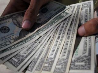 مسافران به ایران باید همراه داشتن ارز معادل بیشتر از ۱۰ هزار دلار را به دولت اعلام کنند