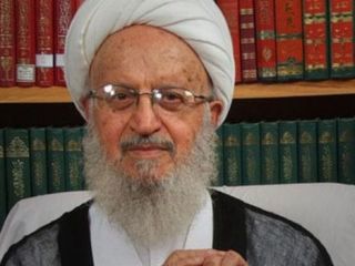 آیت‌الله مکارم شیرازی: سفر بدون ویزا به عراق حرام است