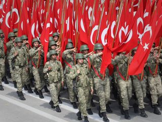 افسران ارتش ترکیه 'از کشورهای ناتو درخواست پناهندگی کرده‌اند'