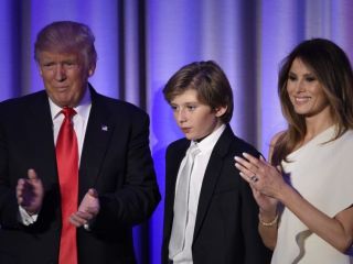ترامپ تائید کرد ملانیا و بارون فعلا ساکن کاخ سفید نمی‌شوند