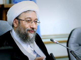 حمله دوباره رئیس قوه قضاییه به روحانی: آیا موظف نبودید از این قوه دفاع کنید؟