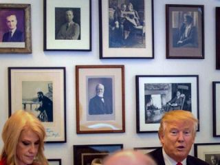 دیوار افتخار نیویورک تایمز و عکسی از پادشاه فقید ایران