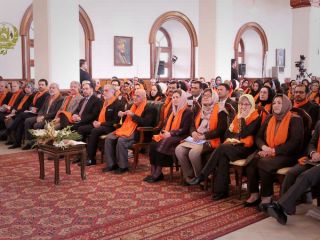 شال‌های نارنجی بر گردن رییس جمهور و رییس اجرایی افغانستان