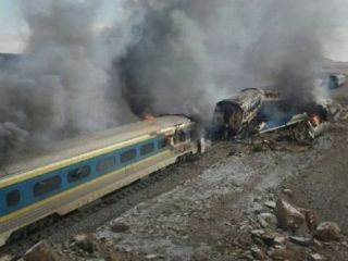 واکنش‌ها به برخورد دو قطار؛ رهبر ایران از 'بی‌تدبیری' و 'قصور' مسئولان انتقاد کرد