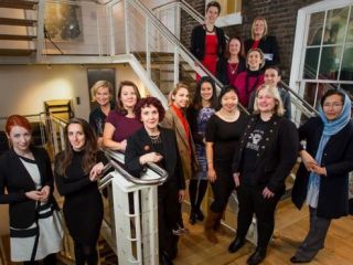 زن افغان برنده جایزه مخترعان زن سال ٢٠١٦ بریتانیا شد