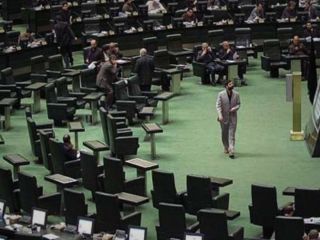 ادامه واکنش به لغو سخنرانی: شکایت ده نماینده مجلس از دادستان مشهد