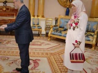 سفیر ایران با ملکه بریتانیا دیدار کرد