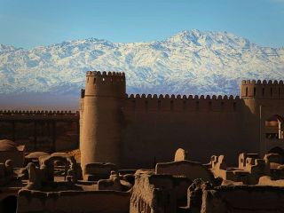 ماجرای اهانت راننده اتوبوس به گردشگران آلمانی / این راننده برکنار شد