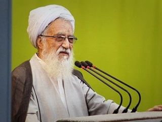 امام جمعه تهران: استعفای مدیرعامل راه آهن جای تعجب دارد، اگر مقصرید باید محاکمه شوید