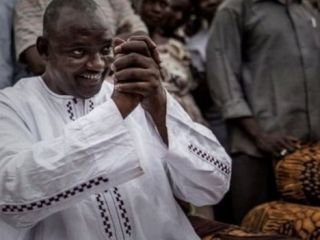 کارمند فروشگاهی در لندن رئیس‌جمهوری گامبیا شد