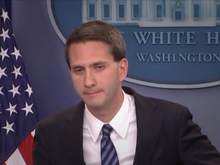 سخنگوی کاخ سفید: وزیر خارجه اختیار حذف بخش‌ هسته‌ای «قانون تحریم‌های ایران» را دارد