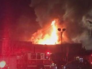 حریق در جریان یک کنسرت موسیقی در اوکلند کالیفرنیا جان دهها نفر را گرفت