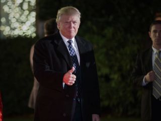 ترامپ بار دیگر به شرکت‌های آمریکایی هشدار داد از آمریکا خارج نشوند