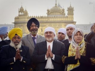 رسانه اصولگرا؛ چرا ظریف به معبد سیک‌ها رفت ولی به زیارت حضرت رقیه(س) نرفت؟