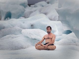 مرد عجیبی که سرمای هوا بر او اثر ندارد