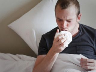 چطور موقع خواب کمتر سرفه کنیم؟