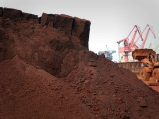 روحانی: کشورهای خلیج فارس خاک ایران را با لنج برای مقاصد خود می‌برند