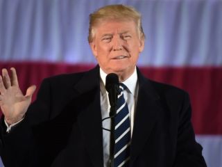 ترامپ می‌گوید بگذارید چین شناوری «که ربوده را برای خودش نگه‌ دارد»