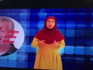 سانسور کردن دستان مجری زن صداوسیما در شبکه خراسان