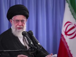 خامنه ای چند ساعت قبل از مرگ هاشمی : اگر برادر ناباب ما , شیطان اکبر شد ما ضربه خواهیم خورد پس این هم دشمن ماست