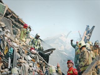 گفت‌و‌گو با آتش‌نشانی که به همراه دو برادرش در پی یافتن برادر چهارم‌شان هستند : نمی‌دانیم به مادرمان چه بگوییم