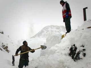 سقوط بهمن در آذربایجان غربی دست کم چهار نفر را کشت