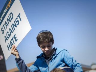 یک نفر در آمریکا به اتهام تهدید به بمبگذاری مراکز یهودیان بازداشت شد