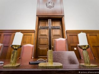 محکومیت ۸ مرد به خاطر تجاوز گروهی به دختر آلمانی/ به‌جز یک نفر هیچ یک از متجاوزان در دادگاه ابراز پشیمانی نکرده.