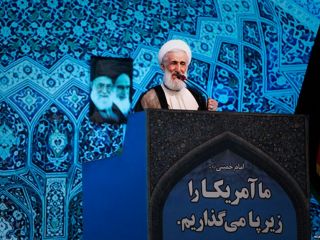 چند امام جمعه خواستار انتخاب رئیس جمهوری «بدون زاویه» با رهبر شدند