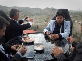 اولین رستوران معلق ایران در شاندیز مشهد - تصاویر و ویدیو