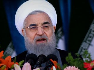 وعده روحانی به کارگران؛ شعارهای اعتراضی‎ در جریان سخنرانی