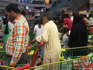 اخلال در زندگی روزمره در دوحه در پی قطع رابطه کشورهای عربی با قطر.