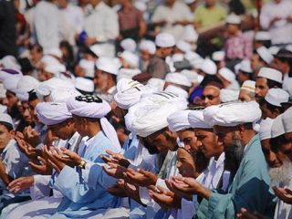 تلاش برای بستن نمازخانه سنی‌های تهران ادامه دارد.