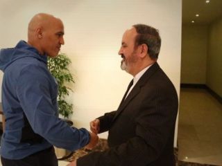 حسن زمانی: آدرس مجلس را به منصوریان بدهید تا مرا بشناسد