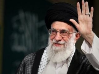 آیت الله خامنه ای حملات تهران را 'ترقه بازی' توصیف کرد