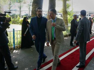 واکنش به بازدید سفیران ده‌ها کشور از زندان اوین.