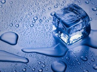 وزن خود را با تکه های یخ کم کنید