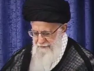 حملات سنگین روحانی در حضور خامنه ای به صدا وسیما، سیاست خارجی و...