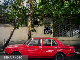 خاطرات متروک گذشته ای شیرین ، پارک شده در خیابانهای تهران