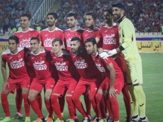 شعار و توهین علیه بازیکنان پرسپولیس در فرودگاه تبریز